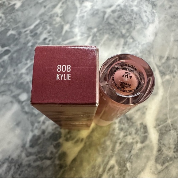 Kylie Cosmetics High Gloss Kylie - Picture 2 of 3